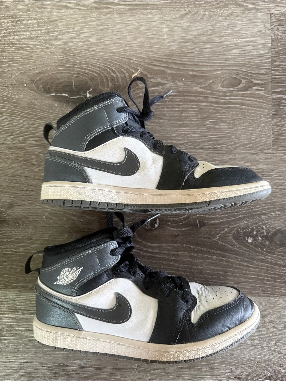 NIKE AIR JORDAN HIGH TOPS SHOES‎ SIZE 3Y
